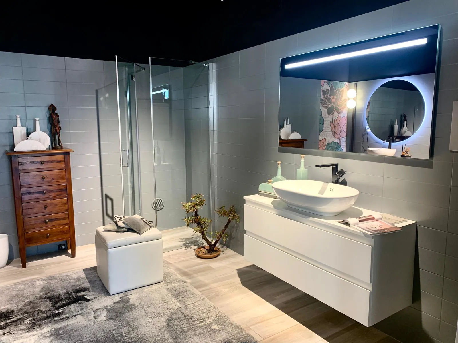 Progettazione completa di un bagno moderno con note zen